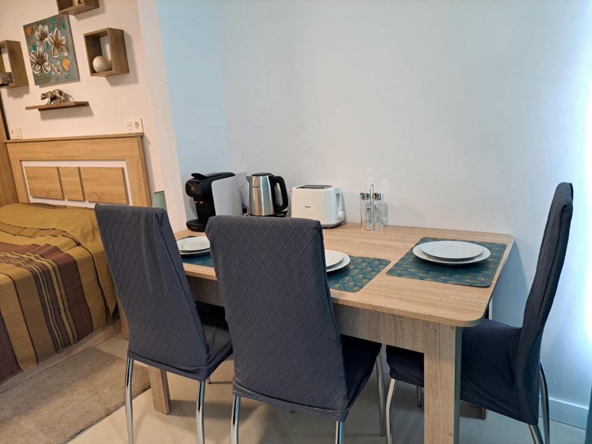 Comfortable Studio With Sea View Apartman Benidorm Kültér fotó