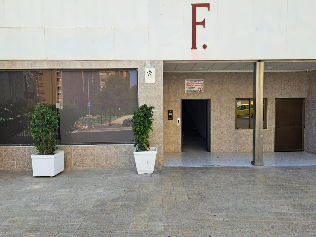Comfortable Studio With Sea View Apartman Benidorm Kültér fotó